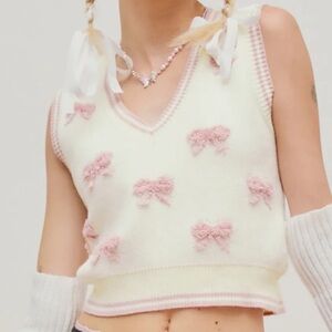 NWT Knit V-Neck Pink Bow Sweater Vest 🎀